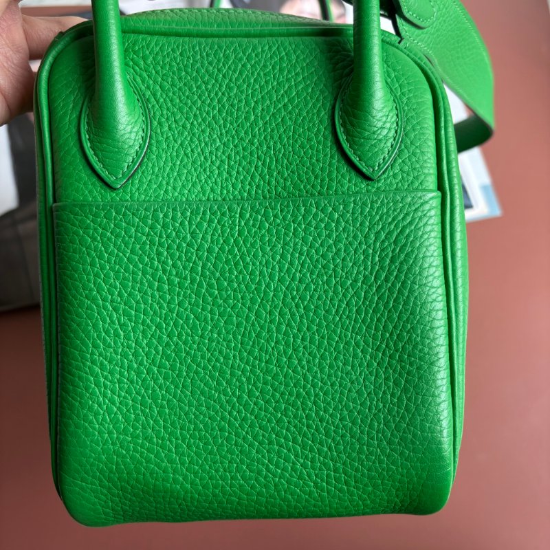🅁刻 ::HERMES::竹子綠皮革銀釦LINDY 26手提肩背包-13
