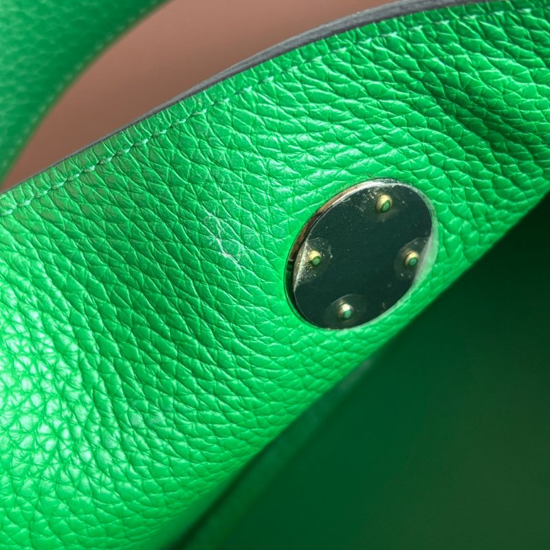 🅁刻 ::HERMES::竹子綠皮革銀釦LINDY 26手提肩背包-17