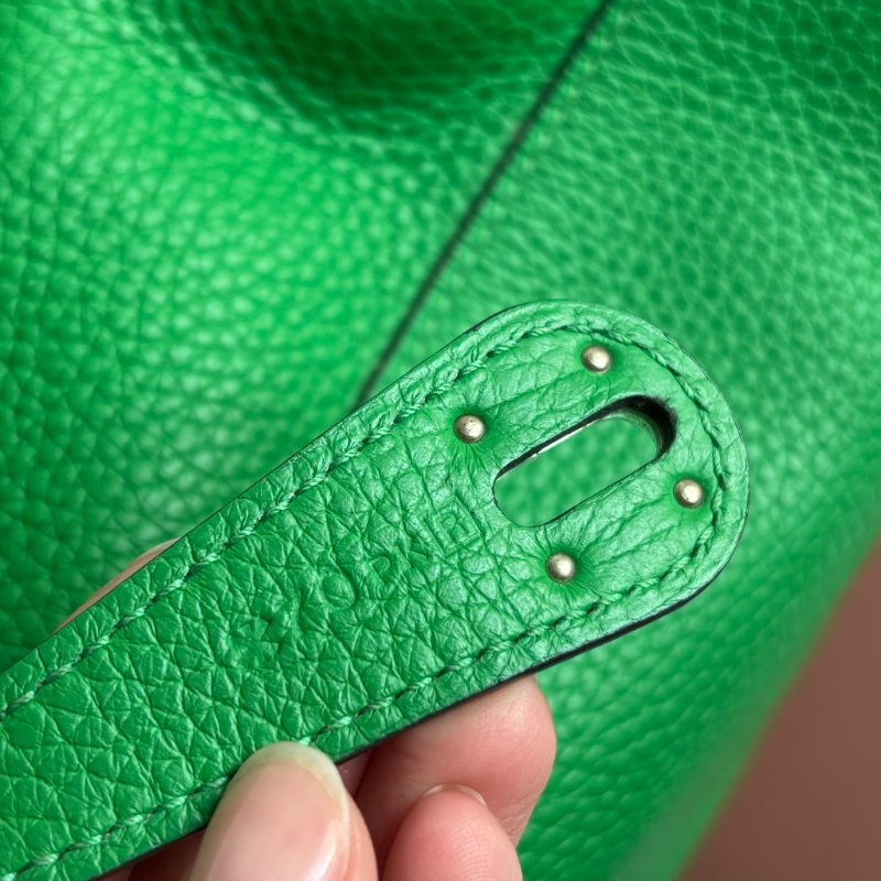 🅁刻 ::HERMES::竹子綠皮革銀釦LINDY 26手提肩背包-21