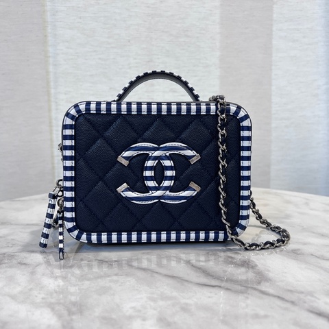 Chanel 深藍荔枝牛皮拼深藍白條紋牛皮銀釦vanityCaseㄇ拉手提斜背包