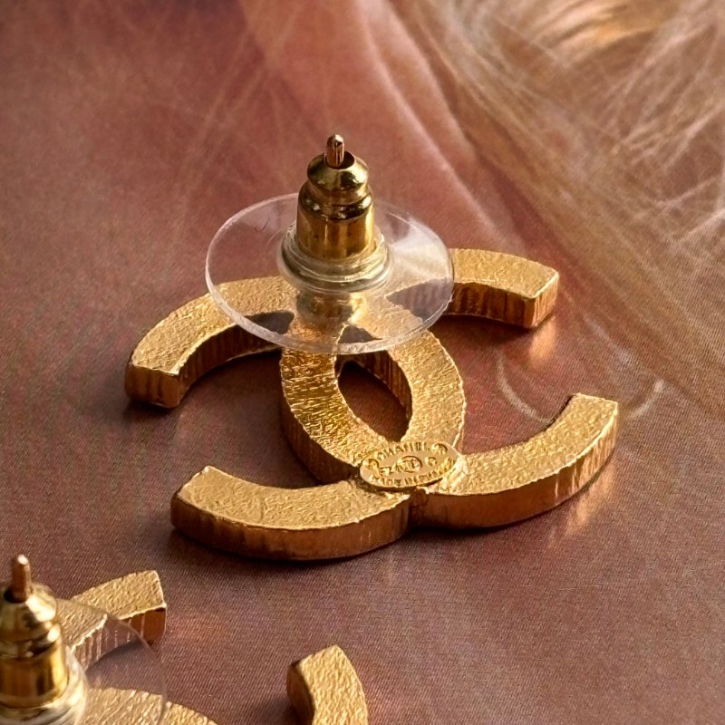 24C ::CHANEL:: ABC254黑/熔岩金雙C耳環 全雙C拼色耳環/耳針 熔岩金拼黑-8