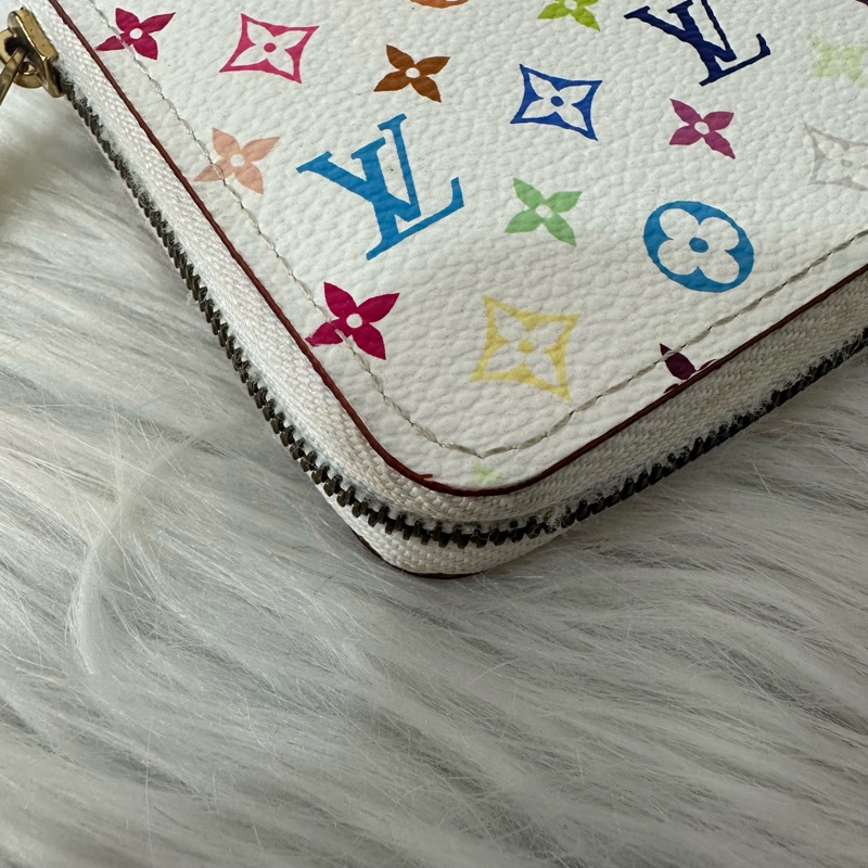 LV m93741 白彩金釦拉鍊零錢包-7