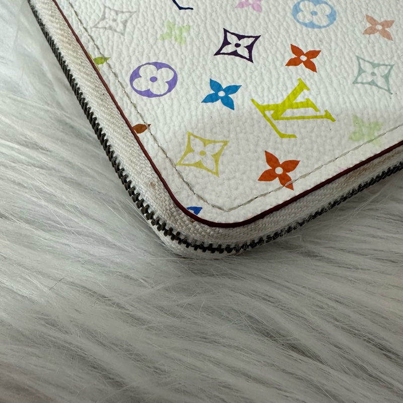 LV m93741 白彩金釦拉鍊零錢包-8