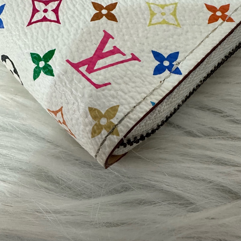 LV m93741 白彩金釦拉鍊零錢包-9