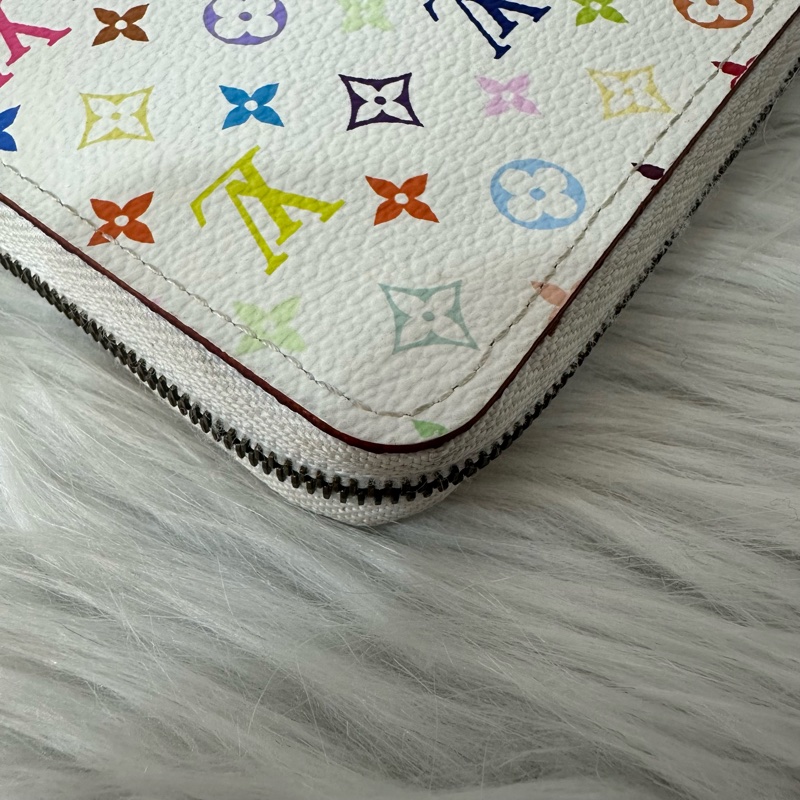 LV m93741 白彩金釦拉鍊零錢包-10