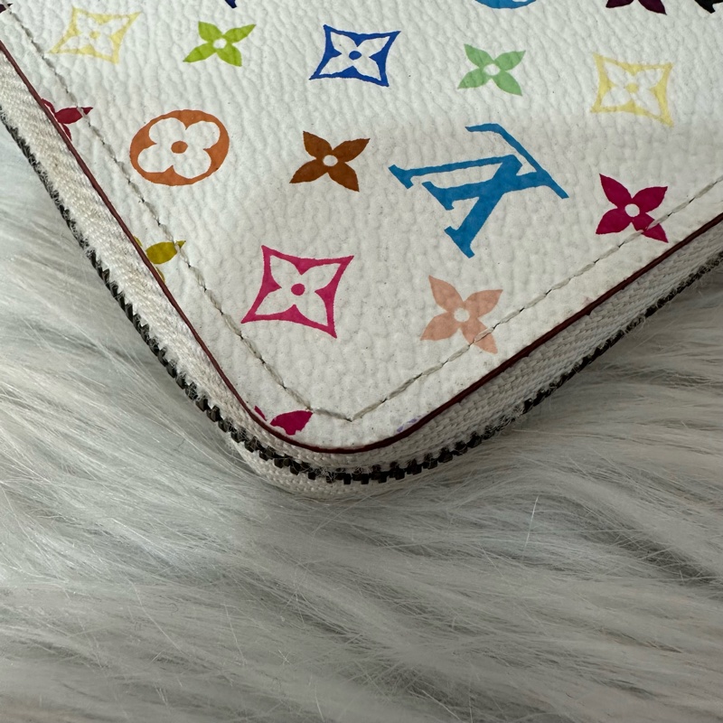 LV m93741 白彩金釦拉鍊零錢包-11