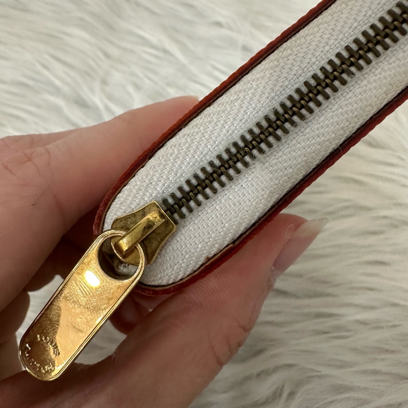 LV m93741 白彩金釦拉鍊零錢包-15