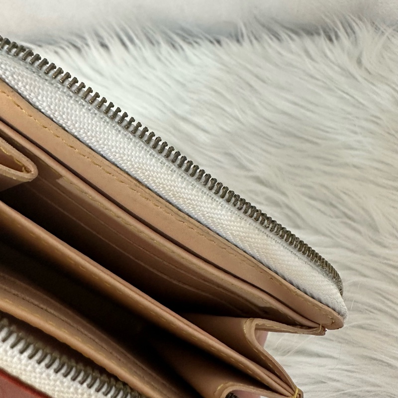 LV m93741 白彩金釦拉鍊零錢包-31