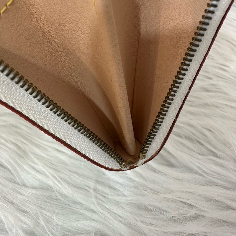 LV m93741 白彩金釦拉鍊零錢包-41