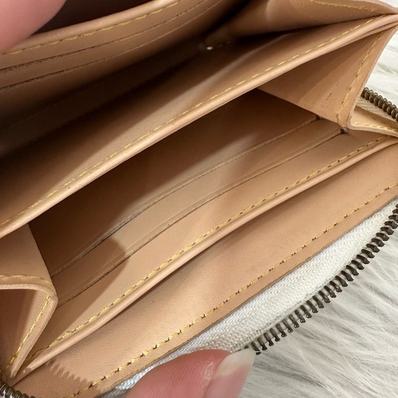 LV m93741 白彩金釦拉鍊零錢包-45