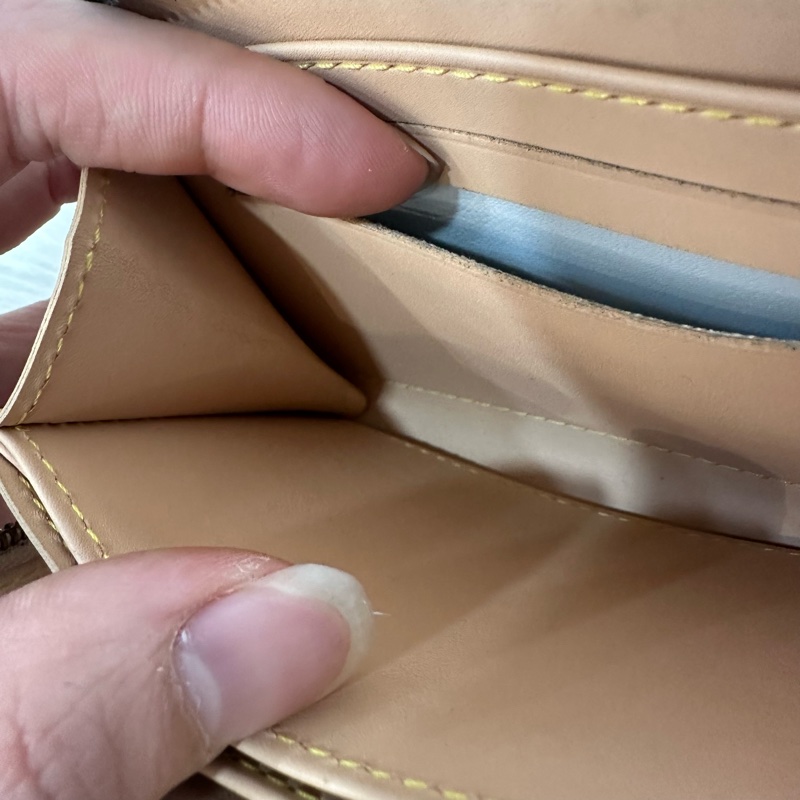 LV m93741 白彩金釦拉鍊零錢包-48