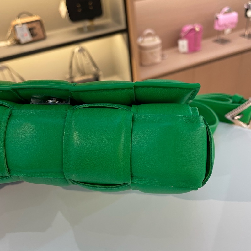 Bottega Veneta+BV+鹦鹉绿编织包+银色三角五金+小号-6