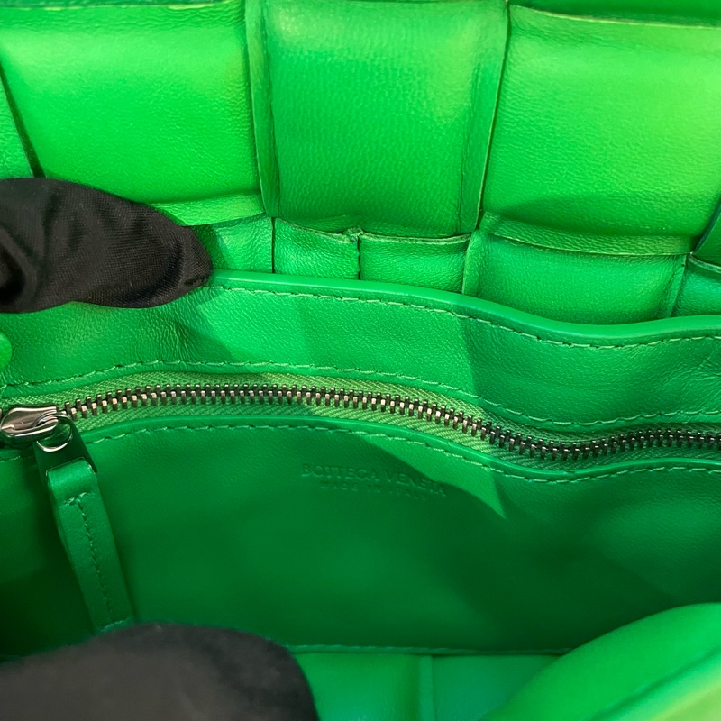 Bottega Veneta+BV+鹦鹉绿编织包+银色三角五金+小号-12