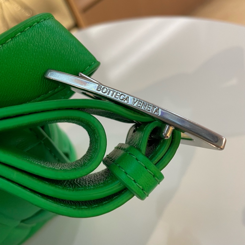 Bottega Veneta+BV+鹦鹉绿编织包+银色三角五金+小号-13
