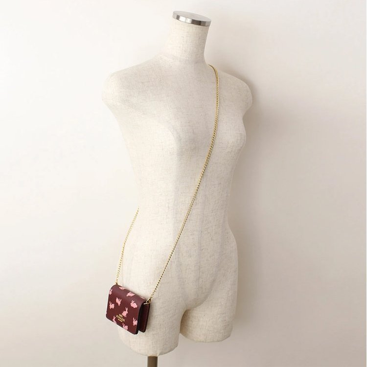 【COACH】粉紅兔子WOC鍊條小廢包-酒紅-3