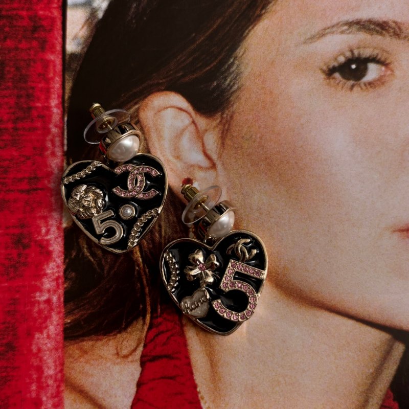 ::CHANEL:: ABD341黑色愛心吊飾耳環 粉鑽雙C 珍珠花朵飾-2
