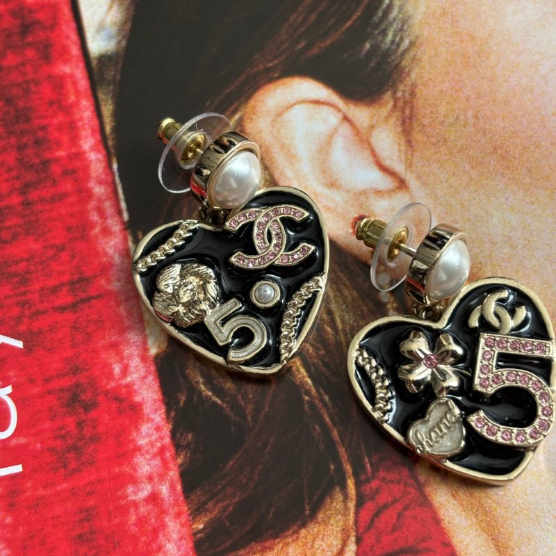 ::CHANEL:: ABD341黑色愛心吊飾耳環 粉鑽雙C 珍珠花朵飾-5