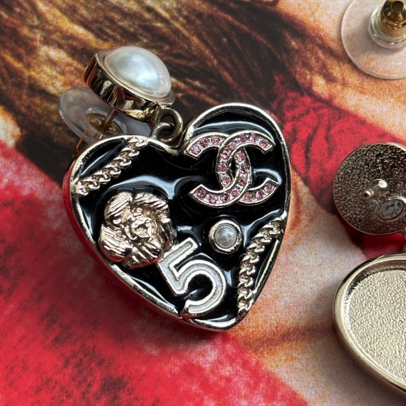 ::CHANEL:: ABD341黑色愛心吊飾耳環 粉鑽雙C 珍珠花朵飾-7