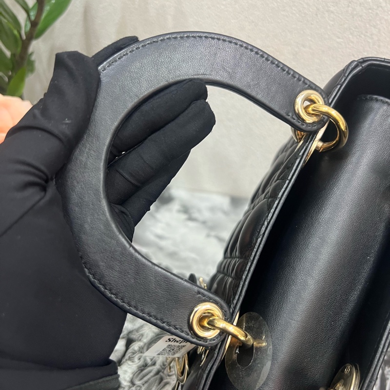 Dior迪奧 戴妃 四格 黑色金扣羊皮 包型立體 內里乾淨  18年編碼 20*17-9