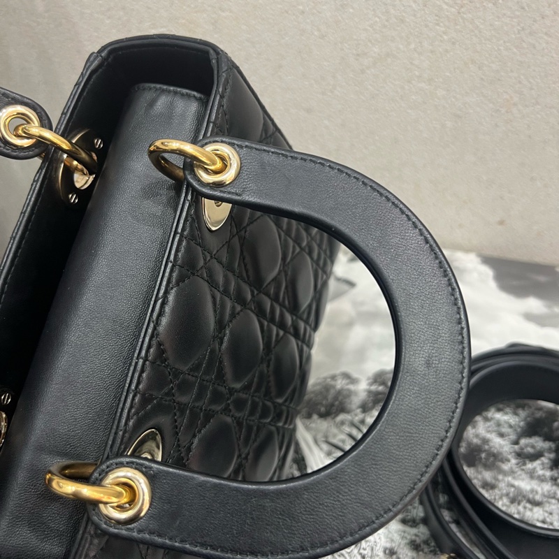 Dior迪奧 戴妃 四格 黑色金扣羊皮 包型立體 內里乾淨  18年編碼 20*17-10