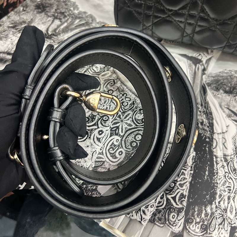 Dior迪奧 戴妃 四格 黑色金扣羊皮 包型立體 內里乾淨  18年編碼 20*17-14