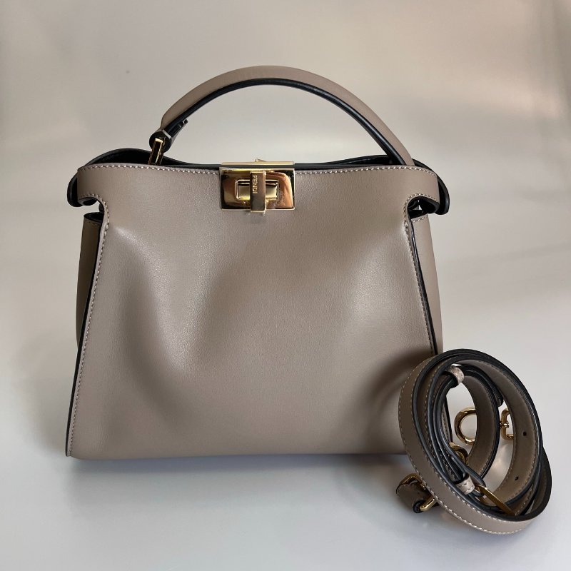 FENDI 8BN302  大象灰Peekaboo Essentially肩背包-0