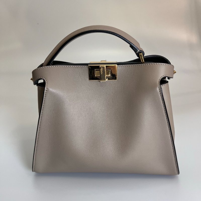 FENDI 8BN302  大象灰Peekaboo Essentially肩背包-1