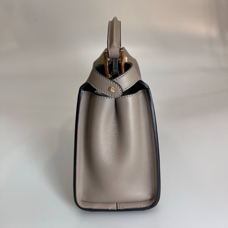FENDI 8BN302  大象灰Peekaboo Essentially肩背包-2