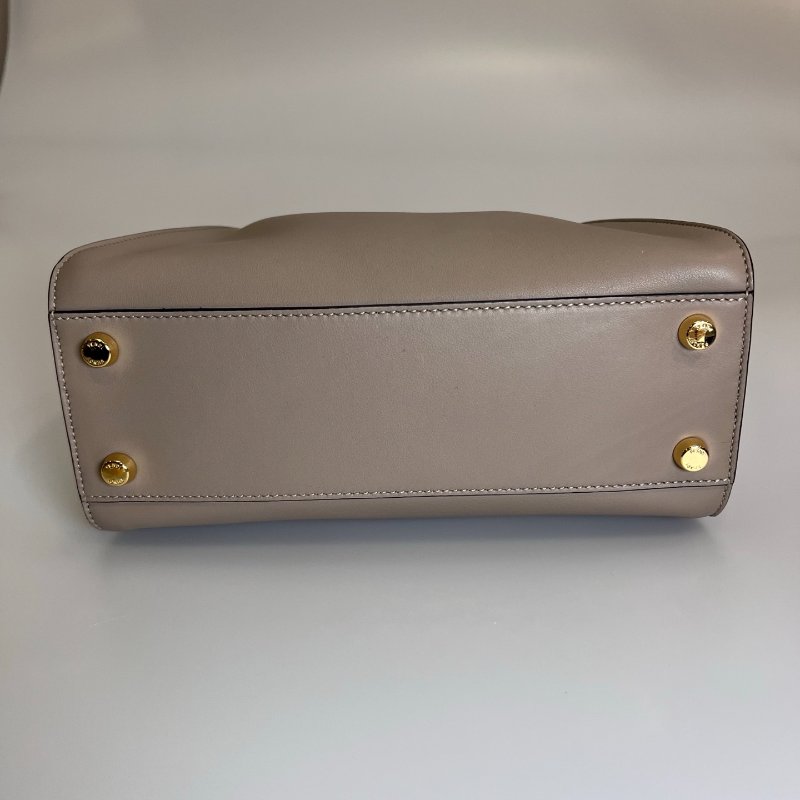 FENDI 8BN302  大象灰Peekaboo Essentially肩背包-4