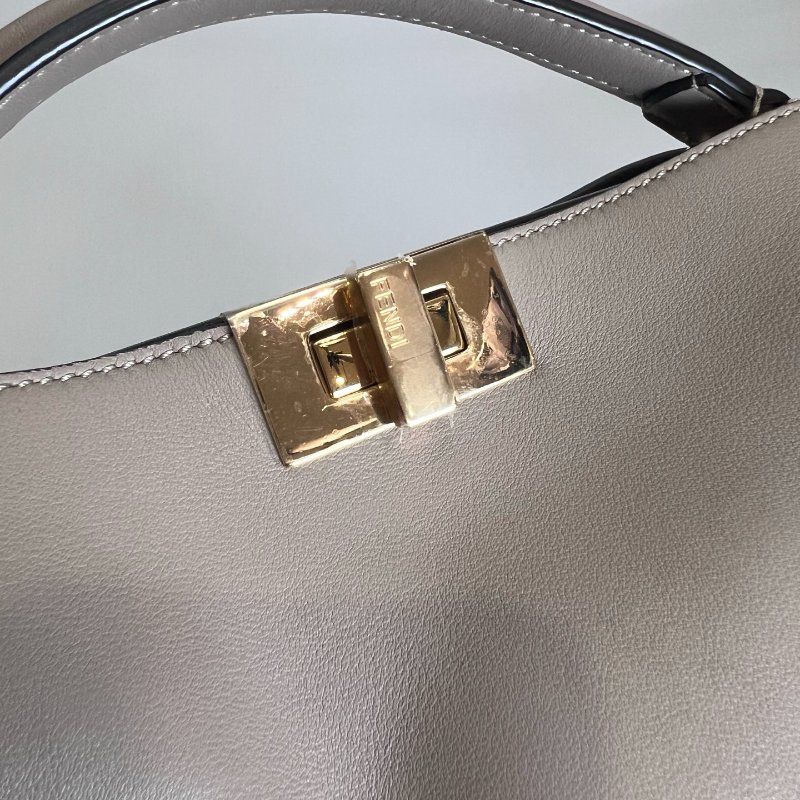 FENDI 8BN302  大象灰Peekaboo Essentially肩背包-6