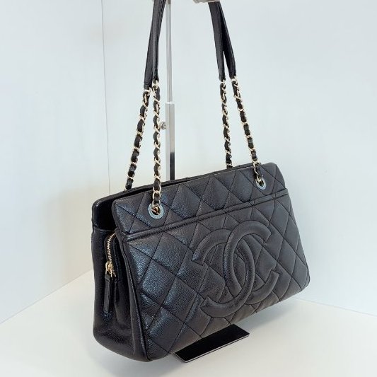 近新品 香奈兒/Chanel 黑金荔枝牛皮 雙C浮雕大logo Tote 小號 鏈條肩背包-2