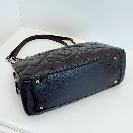 近新品 香奈兒/Chanel 黑金荔枝牛皮 雙C浮雕大logo Tote 小號 鏈條肩背包-6