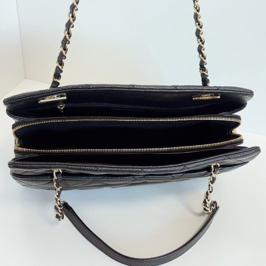 近新品 香奈兒/Chanel 黑金荔枝牛皮 雙C浮雕大logo Tote 小號 鏈條肩背包-10