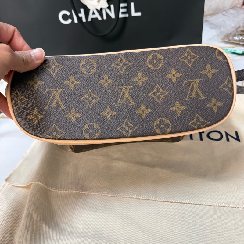 LOUIS VUITTON M11198 Montsouris PM後背包-7