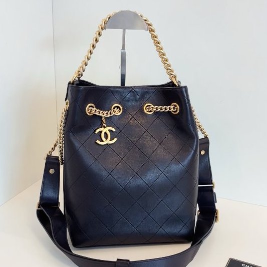 香奈兒/Chanel 黑金牛皮嬉皮水桶包 精緻雙C吊墜鏈條包-7