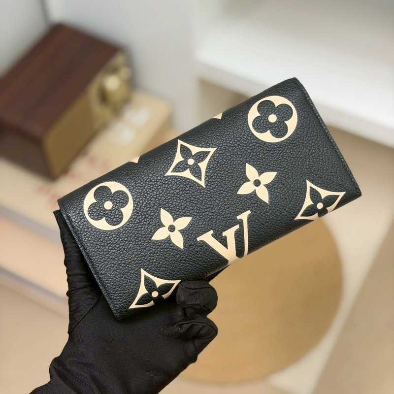 （激新✨還有皮香！）🏷LV 路易威登．Emilie 壓紋長夾 M83138 芯片款-1