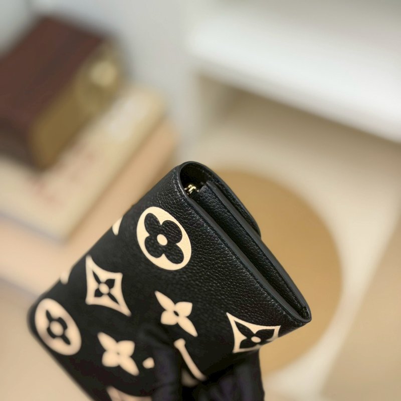 （激新✨還有皮香！）🏷LV 路易威登．Emilie 壓紋長夾 M83138 芯片款-11