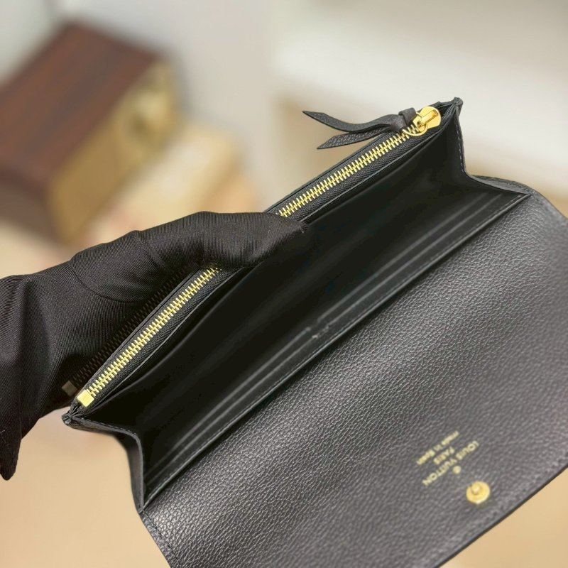 （激新✨還有皮香！）🏷LV 路易威登．Emilie 壓紋長夾 M83138 芯片款-16