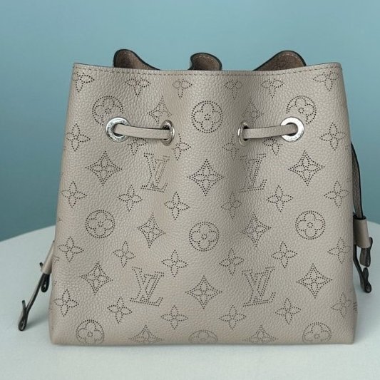 路易威登/Louis Vuitton 灰色牛皮月光女神肩背包-1