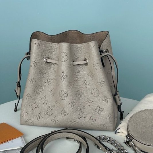 路易威登/Louis Vuitton 灰色牛皮月光女神肩背包-5