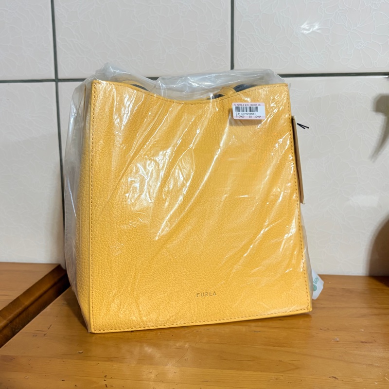 全新|FURLA NUVOLA 皮革單肩包 (奶油黃/金扣)(昇恆昌購入-4