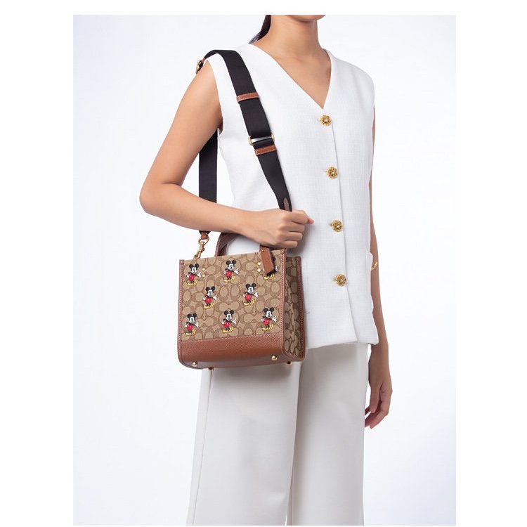 【COACH】x 迪士尼聯名款 經典LOGO織布米奇方包/兩用包-卡其駝-5