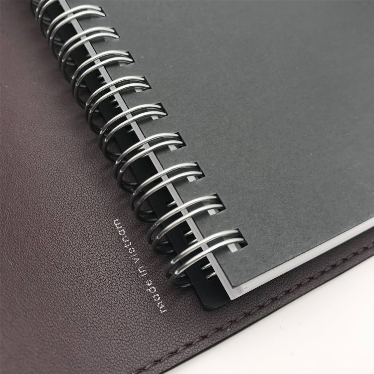 【COACH】x 迪士尼聯名款按釦皮革筆記本-3