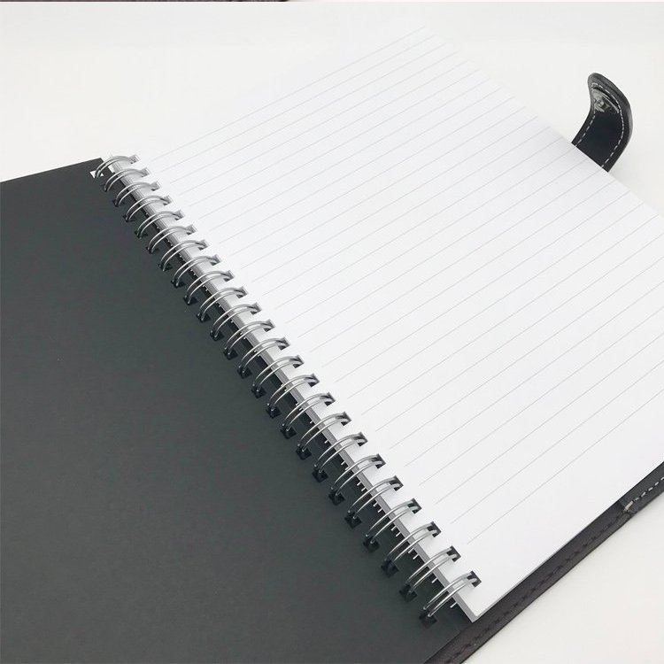 【COACH】x 迪士尼聯名款按釦皮革筆記本-5