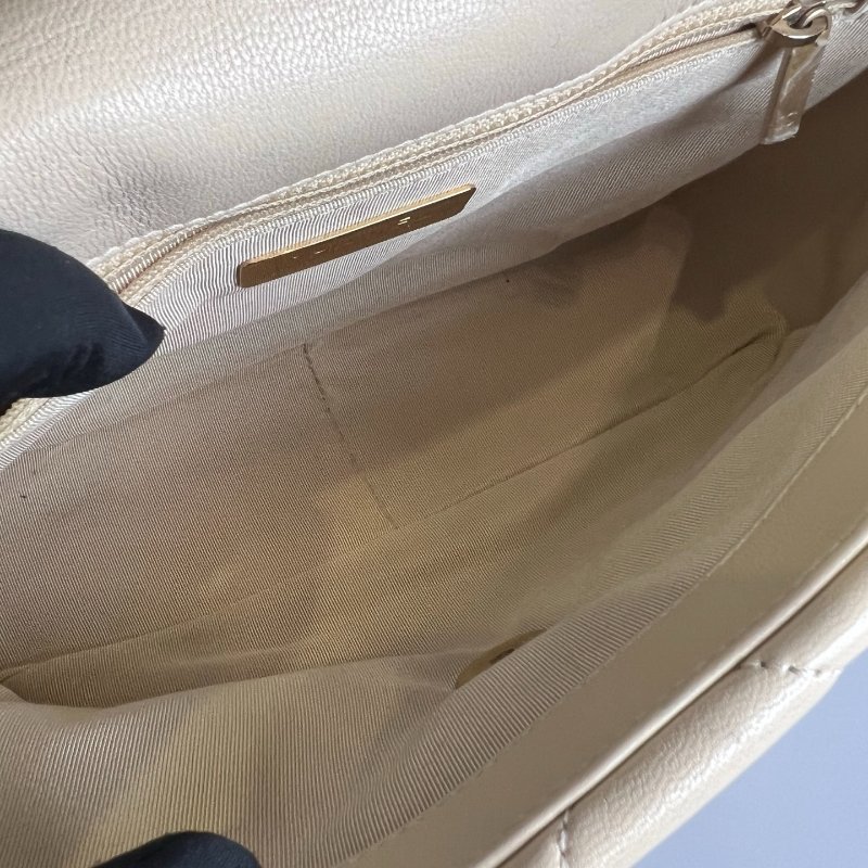 CHANEL 19小號肩背包 羊皮膚色 AS1162/28開-6