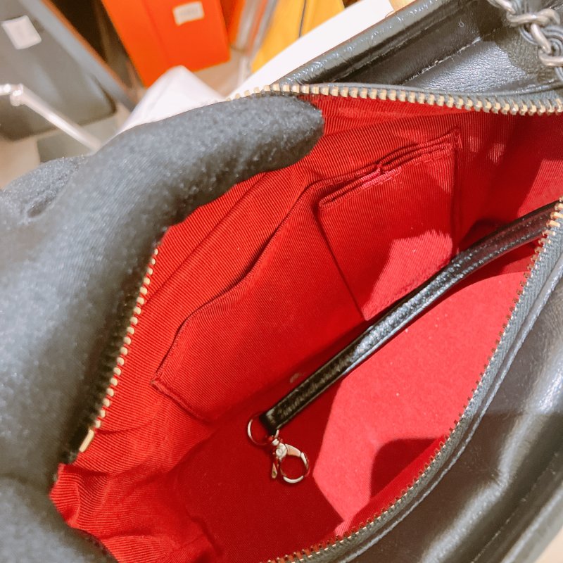 TK1950 Chanel 香奈兒迷你流浪包包Gabrielle Hobo Chain Bag Mini Black-17