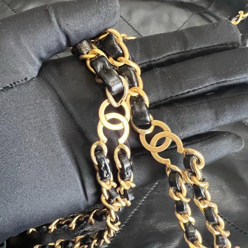CHANEL 22包小號後背包 黑金 晶片款-8