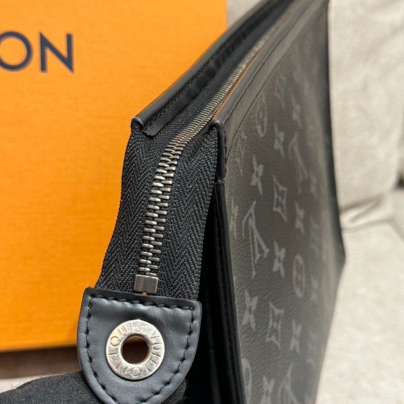 LV M61692 Monogram Eclipse牛皮拉鍊手拿包-3