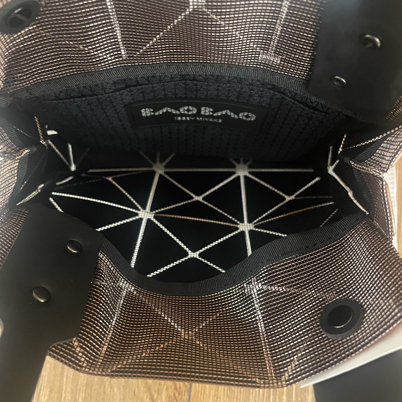 Issey Miyake Bao Bao Carat 3x3 手提包 亮銅-8