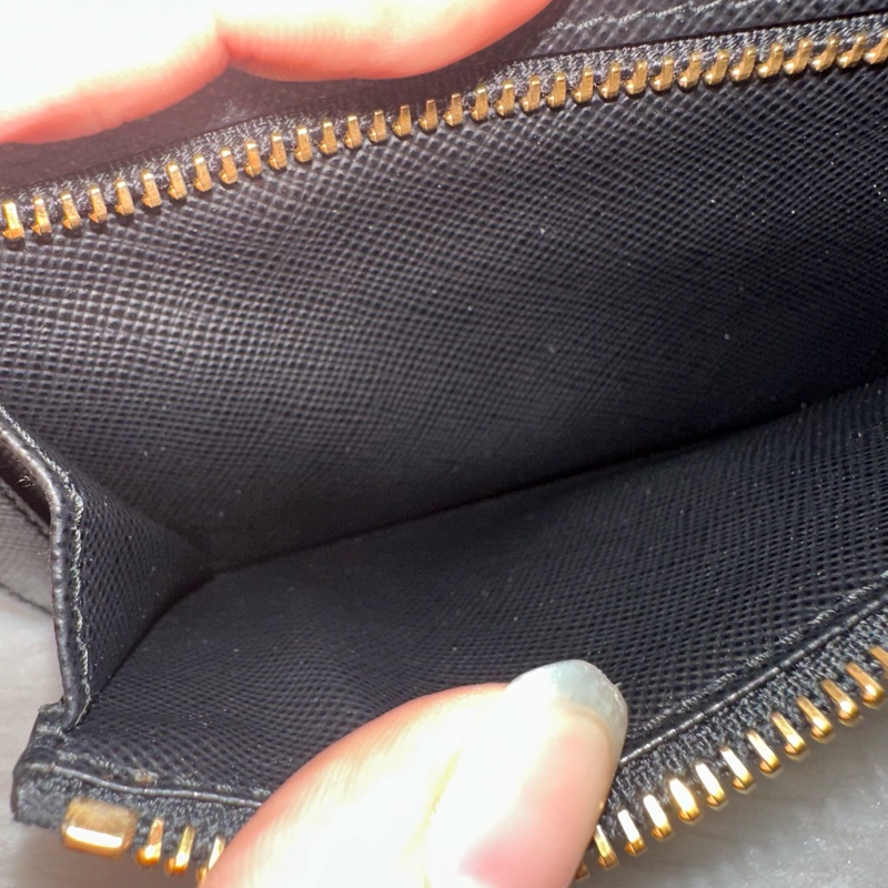 Prada 1MH132 黑色牛皮金釦長夾-14